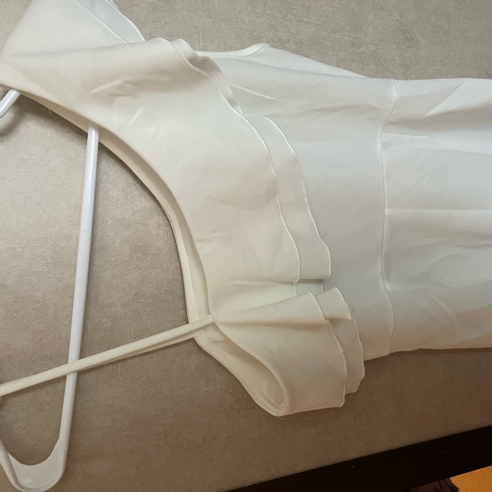 Size s or m never worn need this gone, I am going to college. Will negotiate.